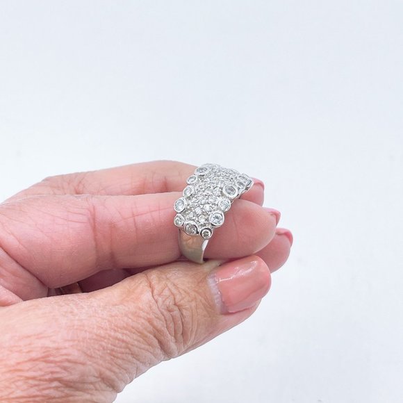 925 Crystal Cluster Band Ring Size 8 - Picture 4 of 5
